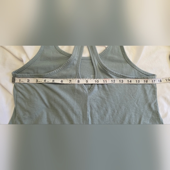 Under Armour Greenish Grey Logo Tank Top Size Medium - Picture 7 of 8